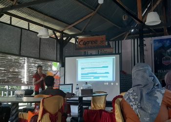 Jadi Pemateri Pelatihan, Praktisi Irmina Silas Bahas Pemandu Wisata Budaya Harus Bisa Narasikan Objek Yang Dijelaskan Dengan Tepat