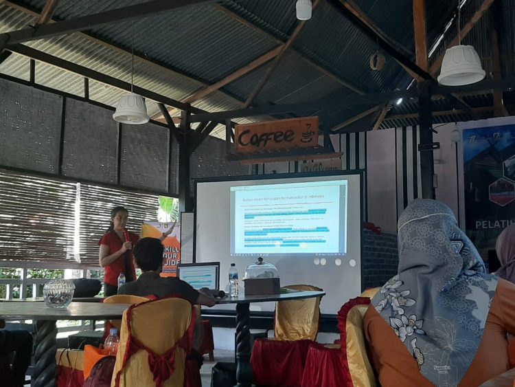 Jadi Pemateri Pelatihan, Praktisi Irmina Silas Bahas Pemandu Wisata Budaya Harus Bisa Narasikan Objek Yang Dijelaskan Dengan Tepat