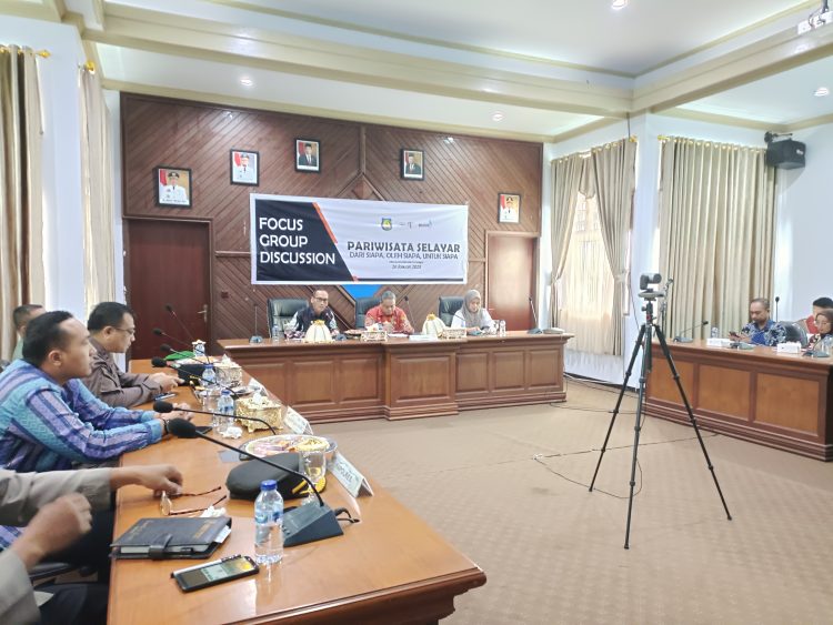 Jadi Moderator Sekaligus Pemateri pada FGD Pariwisata Selayar, Kadisparbud Kembali Singgung Pentingnya Kolaborasi