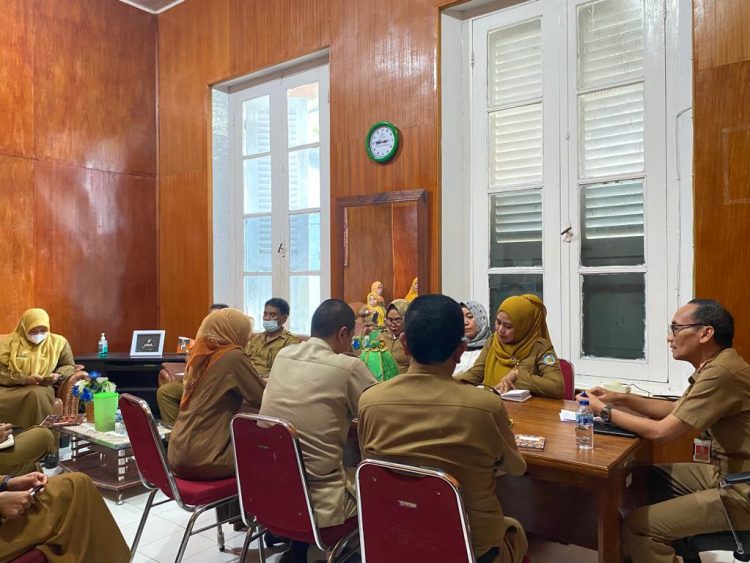 Bahas Beberapa Agenda Kegiatan, Kadisparbud Pimpin Rapat Internal