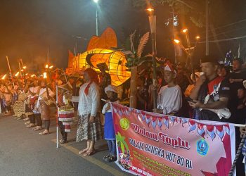 Ketika Hati Bergetar, Api Obor Berpijar, dan Semangat Kemerdekaan Berkobar dalam Lomba Taptu di Selayar