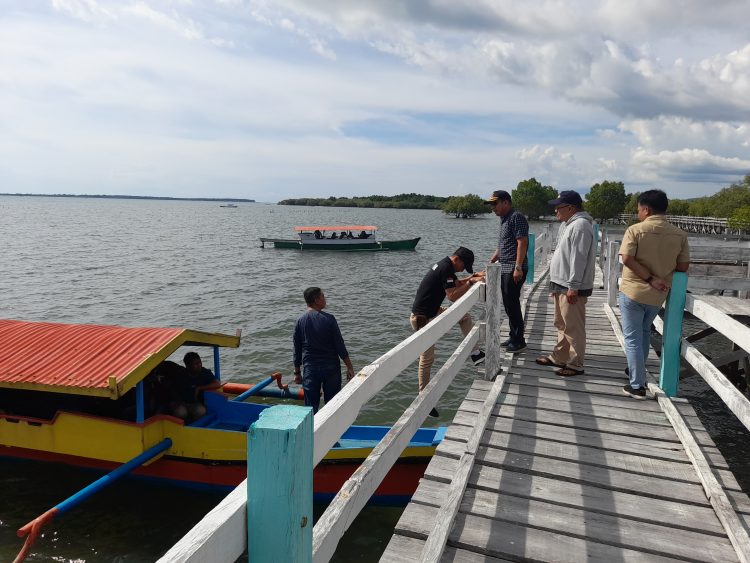 Kadisparbud Dampingi Komisi I DPRD Kepulauan Selayar Lakukan Survei Wisata