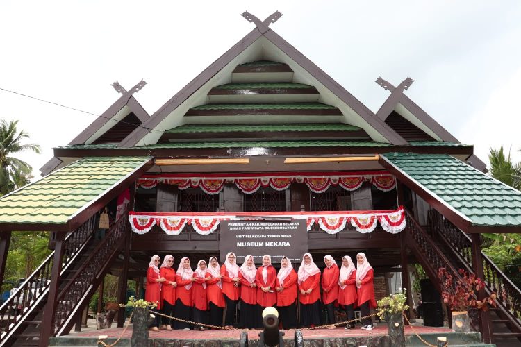 Dharma Wanita Disparbud Gelar Acara Silaturahmi di Museum Nekara, Kadisparbud Sampaikan Pentingnya Peran Dharma Wanita bagi OPD