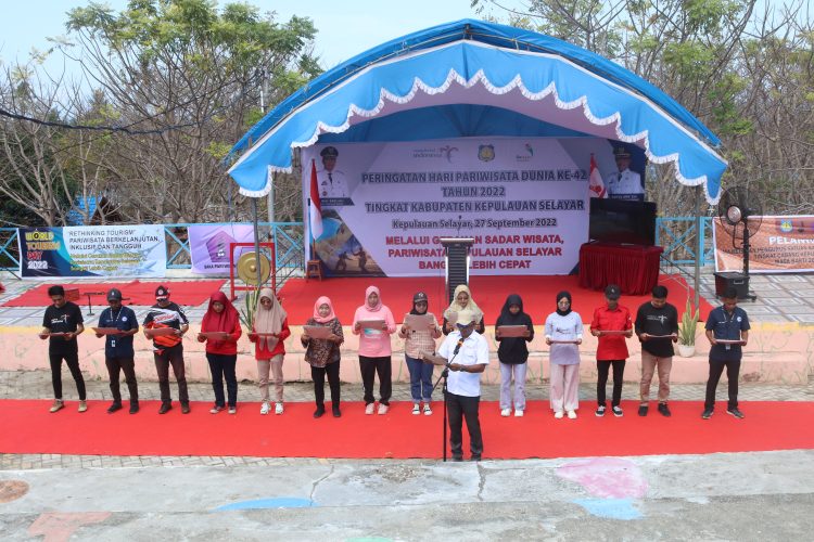 Dukung Gerakan Selayar Sadar Wisata, DISPARBUD Gandeng Perwakilan Pokdarwis dan Komunitas Lakukan Deklarasi Tamamelong
