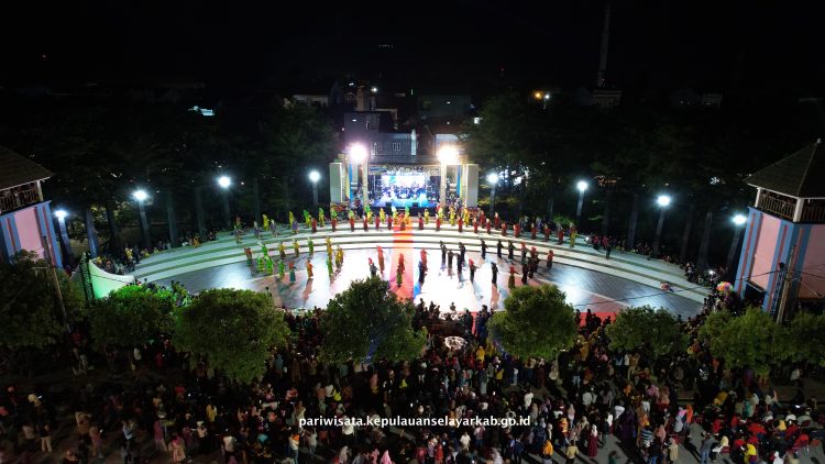 Meriah, Masyarakat Antusias Ikuti Opening Ceremony Festival Takabonerate 2022