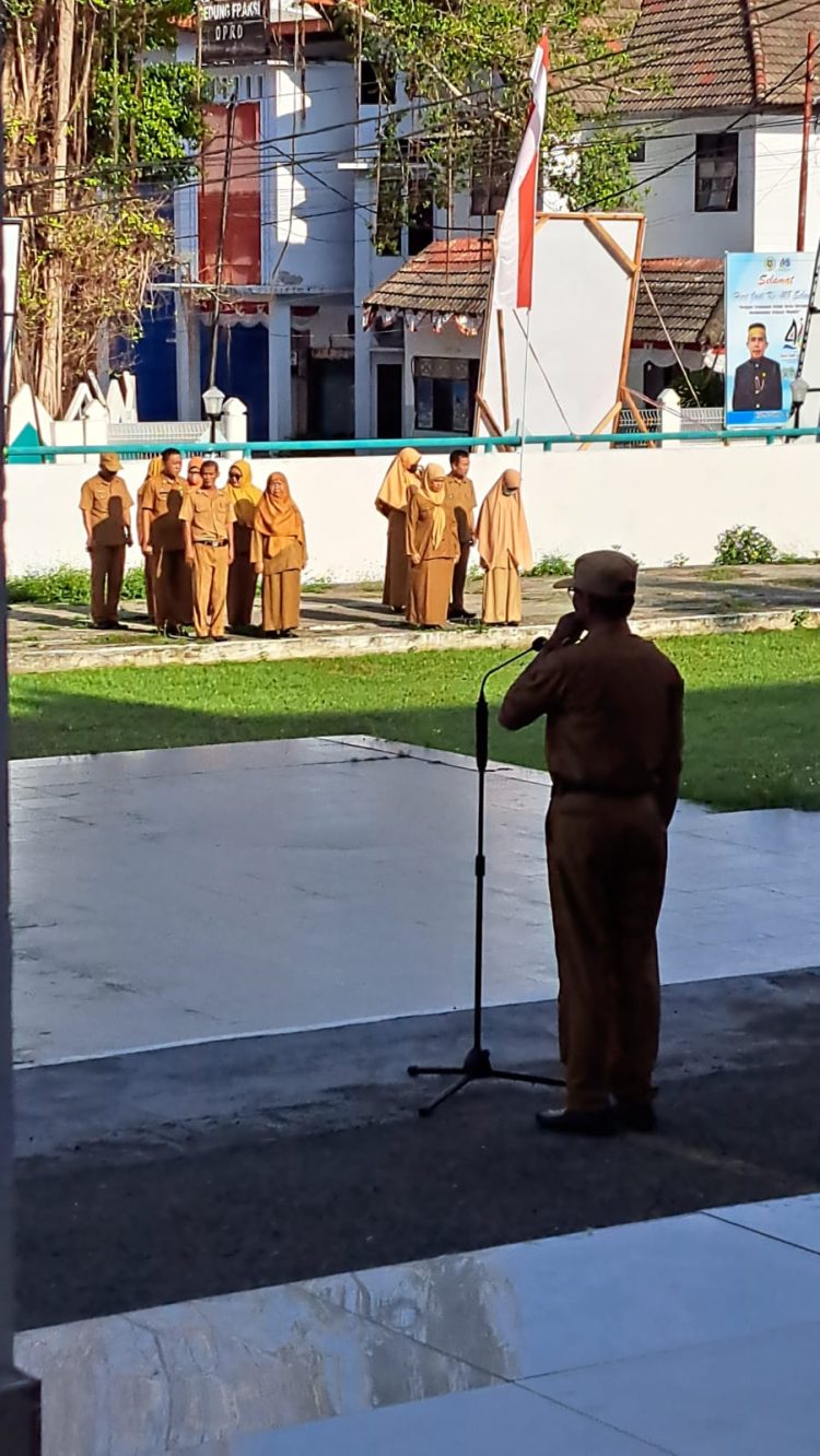 Jadi Inspektur Upacara, Kadisparbud Kembali Ajak Peserta Sukseskan Gerakan Berwisata di Selayar Aja