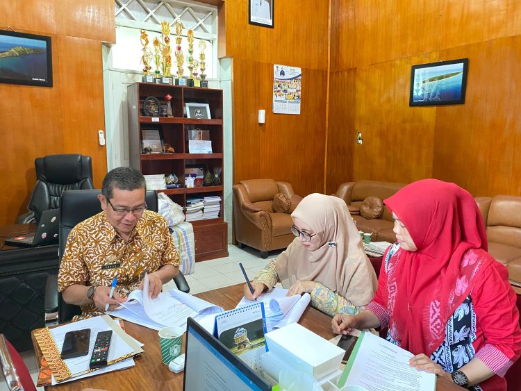 Dorong Pariwisata Lokal, Disparbud Kepulauan Selayar Teken Kontrak Kegiatan Penyusunan Profil Desa Wisata