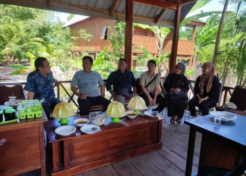 KEPALA DINAS PARIWISATA DAN KEBUDAYAAN KABUPATEN KEPULAUAN SELAYAR SAMBUT KEDATANGAN TIM KONSERVASI DARI BALAI PELESTARIAN KEBUDAYAAN WILAYAH XIX