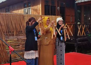 Emansipasi Perempuan di Bumi Tanadoang: Sekretaris Disparbud buka Pameran dan Pasar Seni Buah Tangan Perempuan Selayar