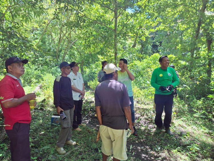Terus Dukung Program GEMERLAP, Kadisparbud Laksanakan Survei Lokasi di Desa Lowa