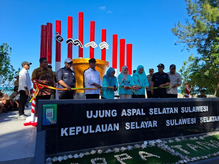 Gubernur Sulsel Resmikan Tugu Ujung Aspal Selatan Sulawesi, Ikon Baru Kabupaten Kepulauan Selayar